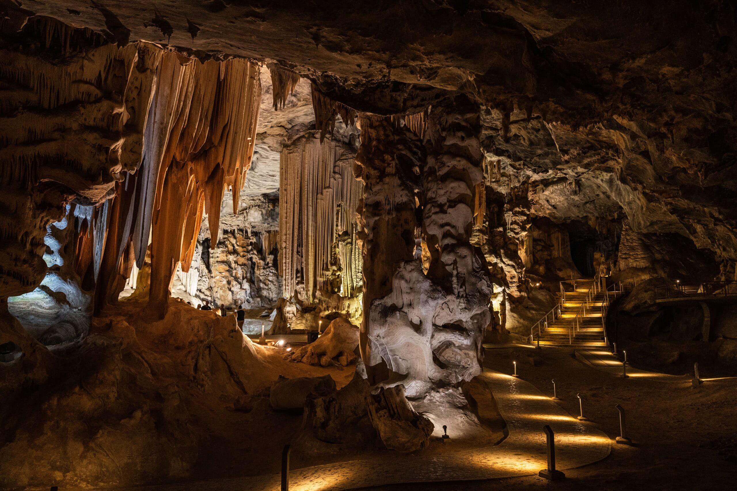 Ontdek De Cango Caves In Oudtshoorn Zuid Afrika Reisopmaat